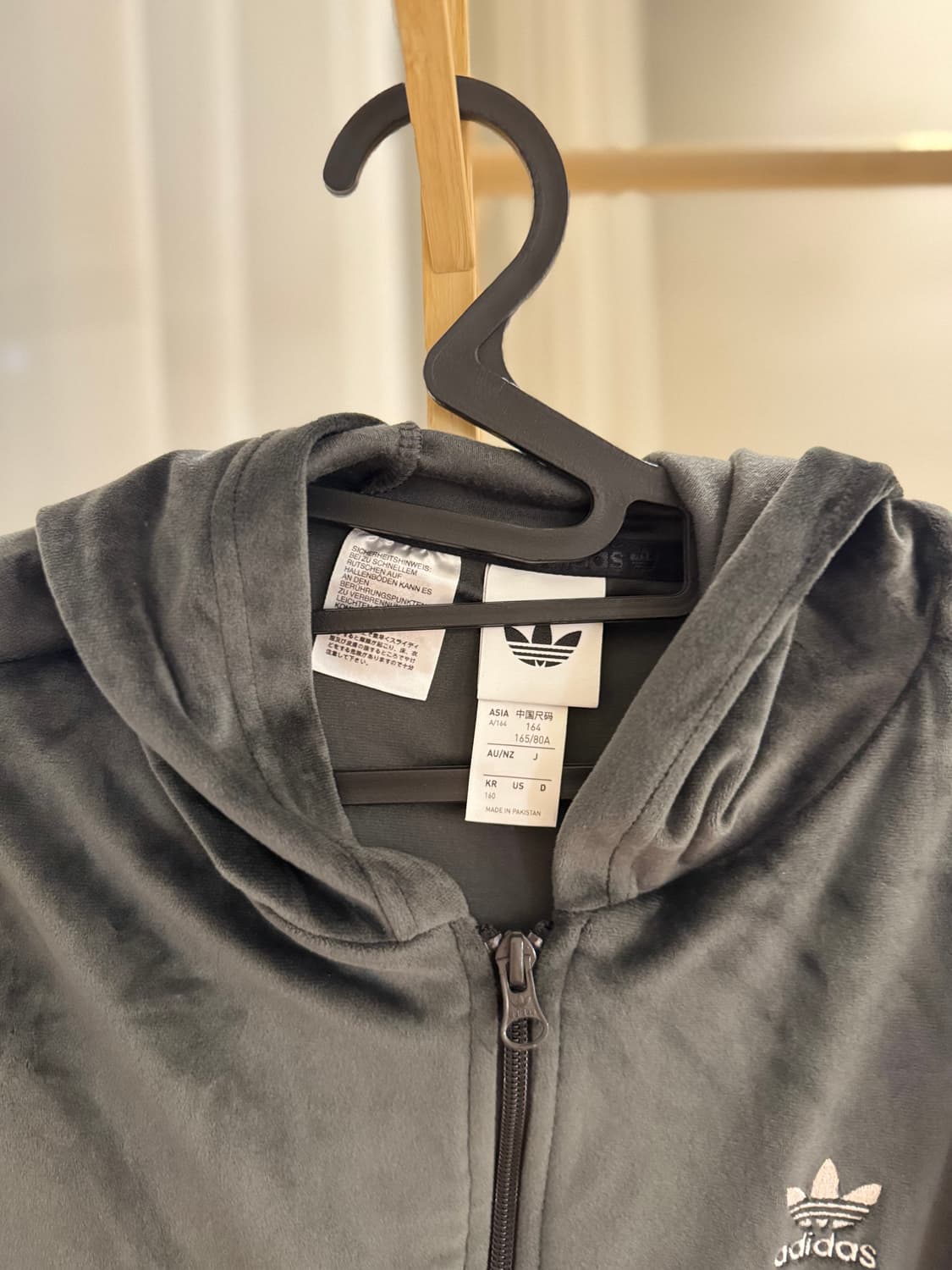 대장급!! 아디다스 차콜 벨벳 후드집업 상품이미지4