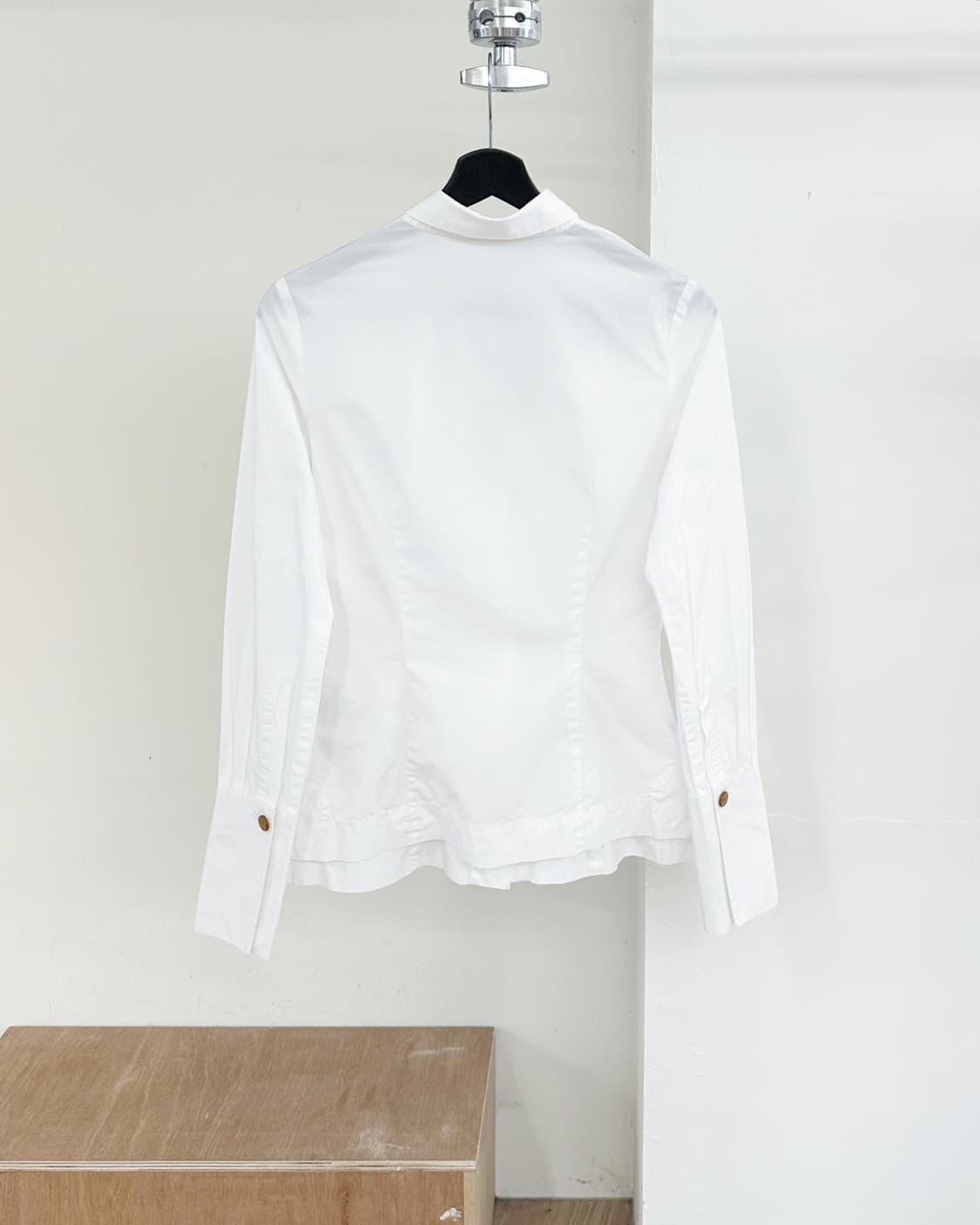 비비안웨스트우드 레드라벨 화이트 프론트오픈 코튼 셔츠  상품이미지6