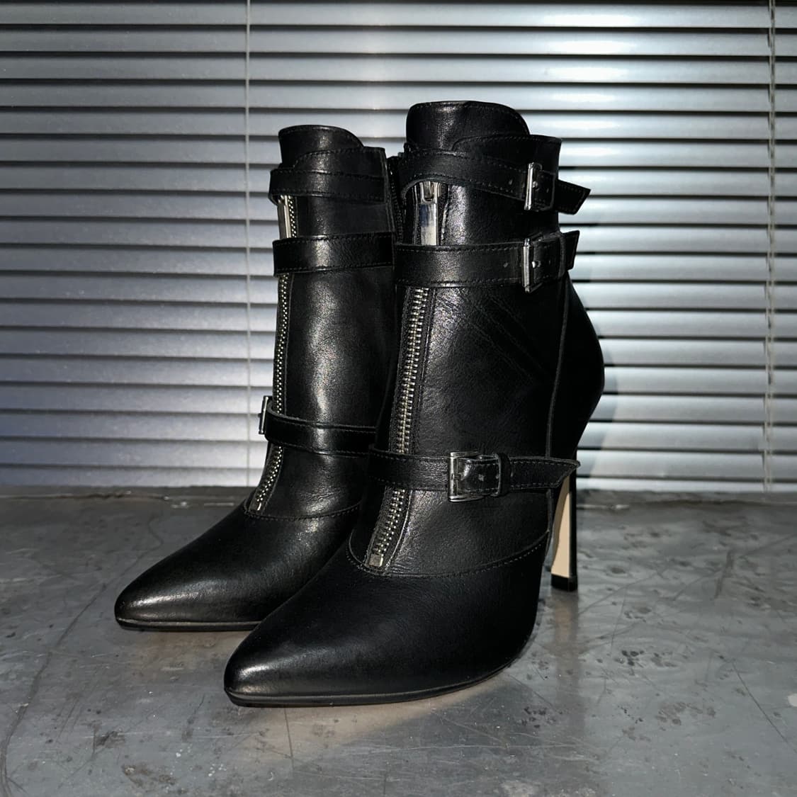 00s 게스 가죽 모토 하네스 포인트 부츠 상품이미지2