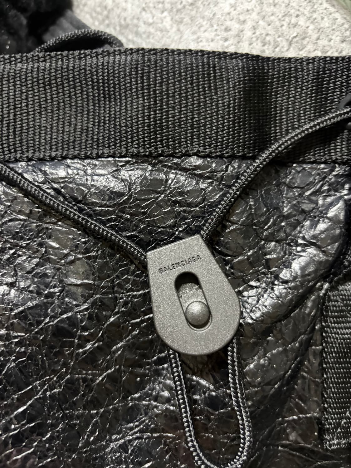 발렌시아가 아미 램스킨 토트백 상품이미지4