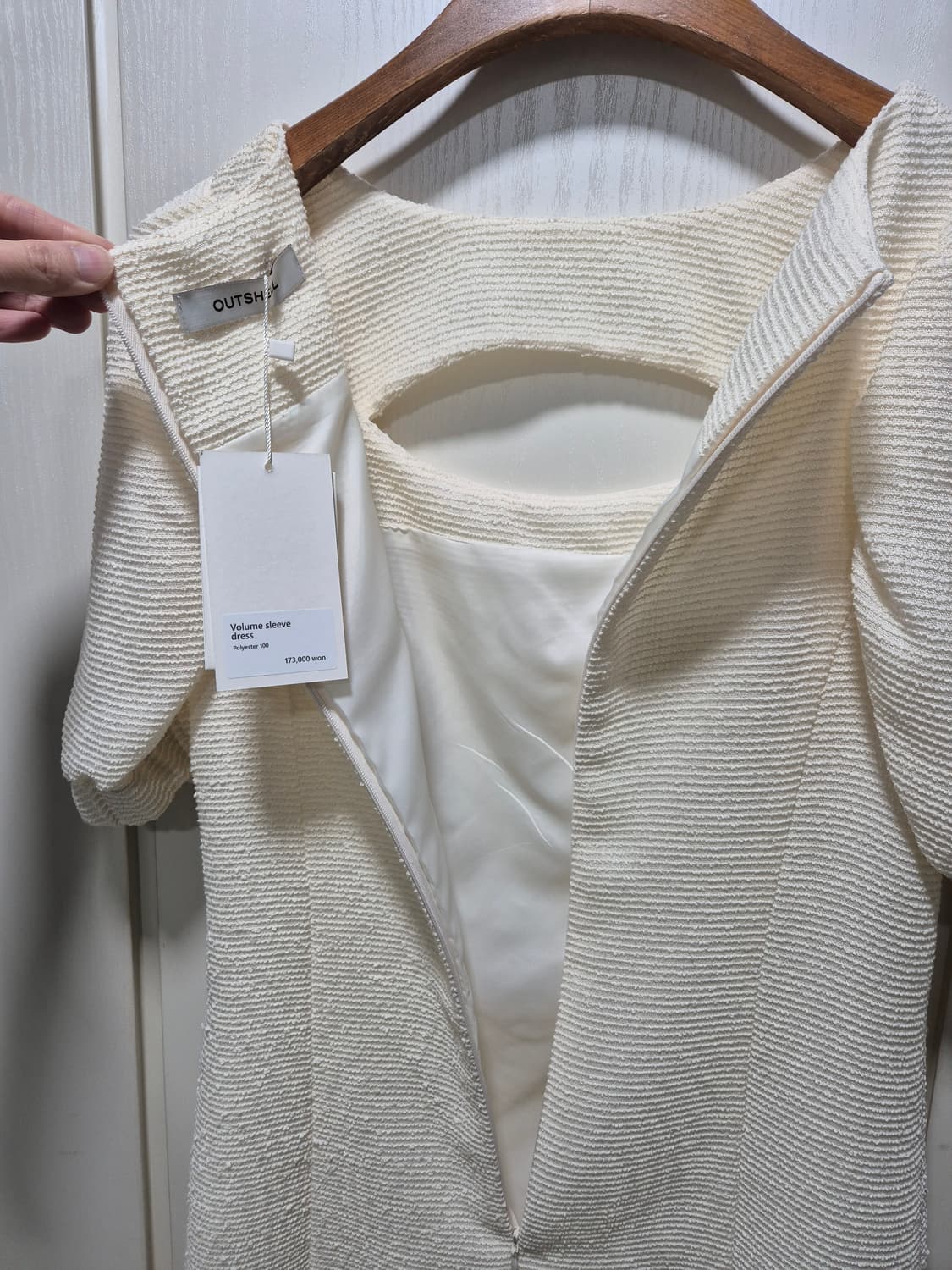 (타임세일)(새상품)OUTSHELL 아이보리 퍼프 반팔 원피스 상품이미지8