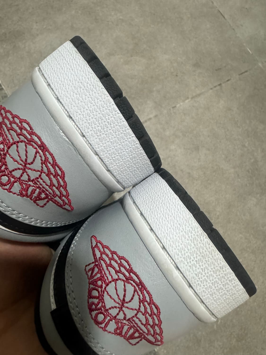 [255] 나이키 조던 1 로우 라이트 스모크 그레이 상품이미지3