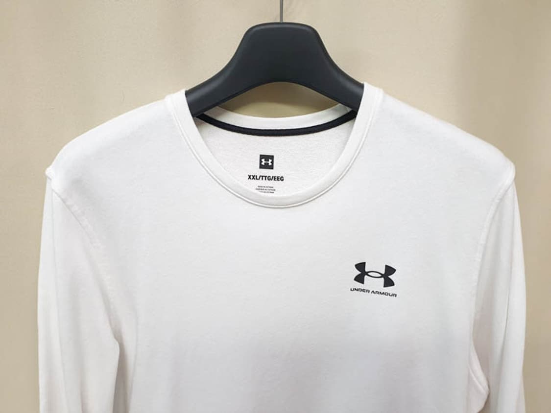 언더아머 남성 화이트 맨투맨 긴팔티 xxl 상품이미지2