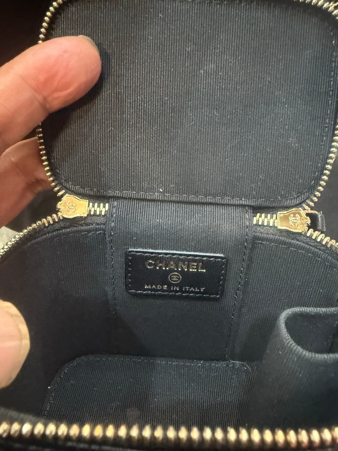 정품 샤넬 스몰 체인 코스메틱 케이스백 팝니다 상품이미지8