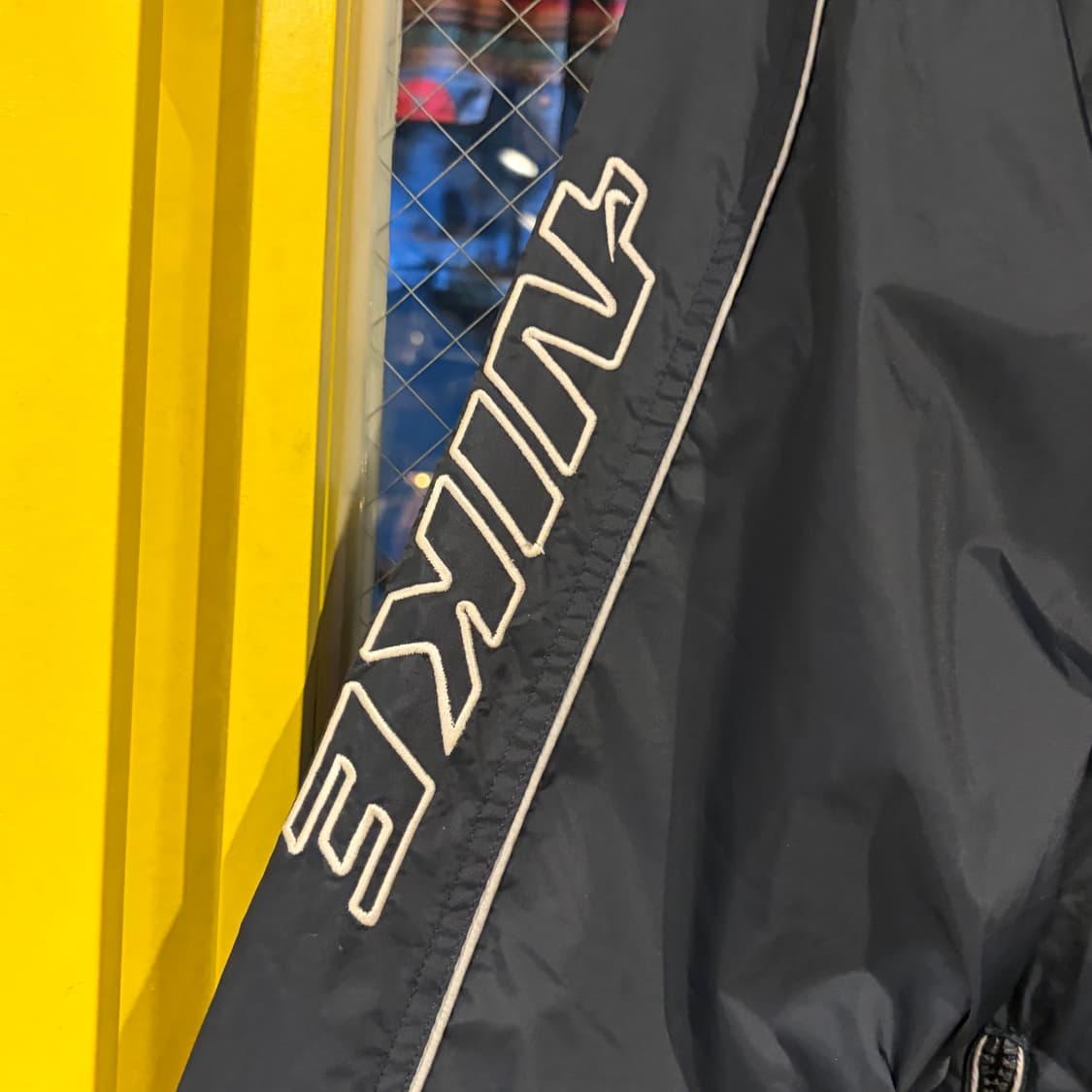 [새상품] nike 나이키 스우시 올드스쿨 바람막이
 상품이미지6