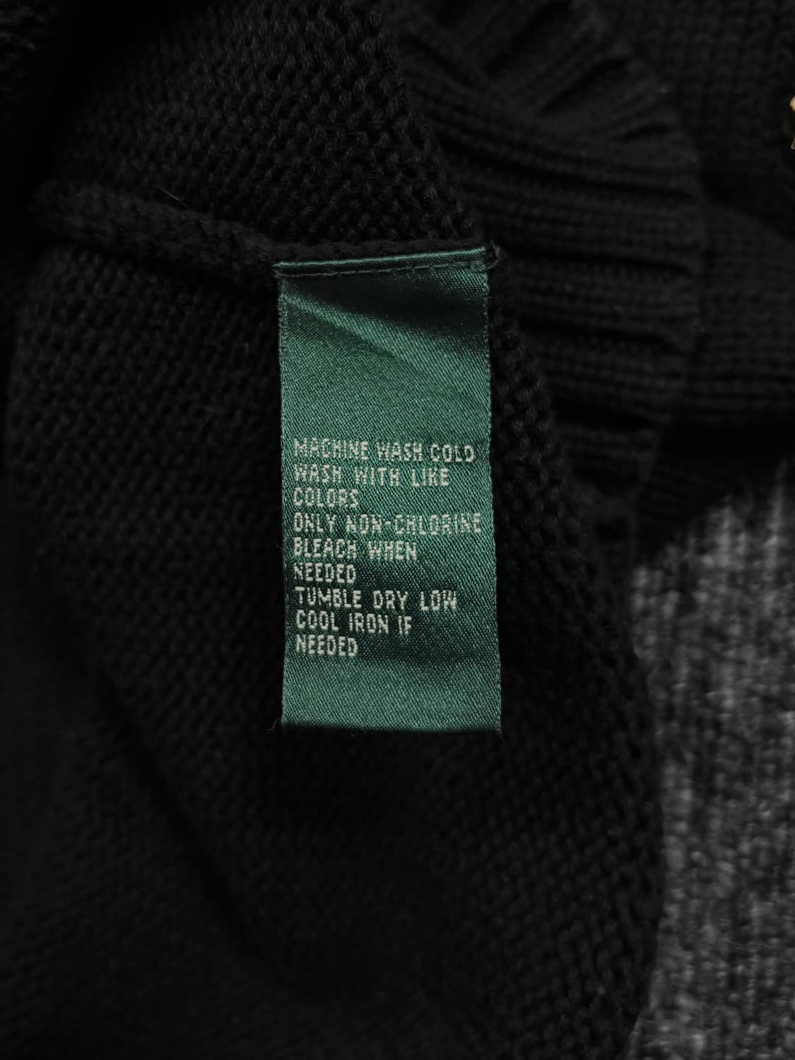 폴로 금장 버튼 블랙 니트 상품이미지7