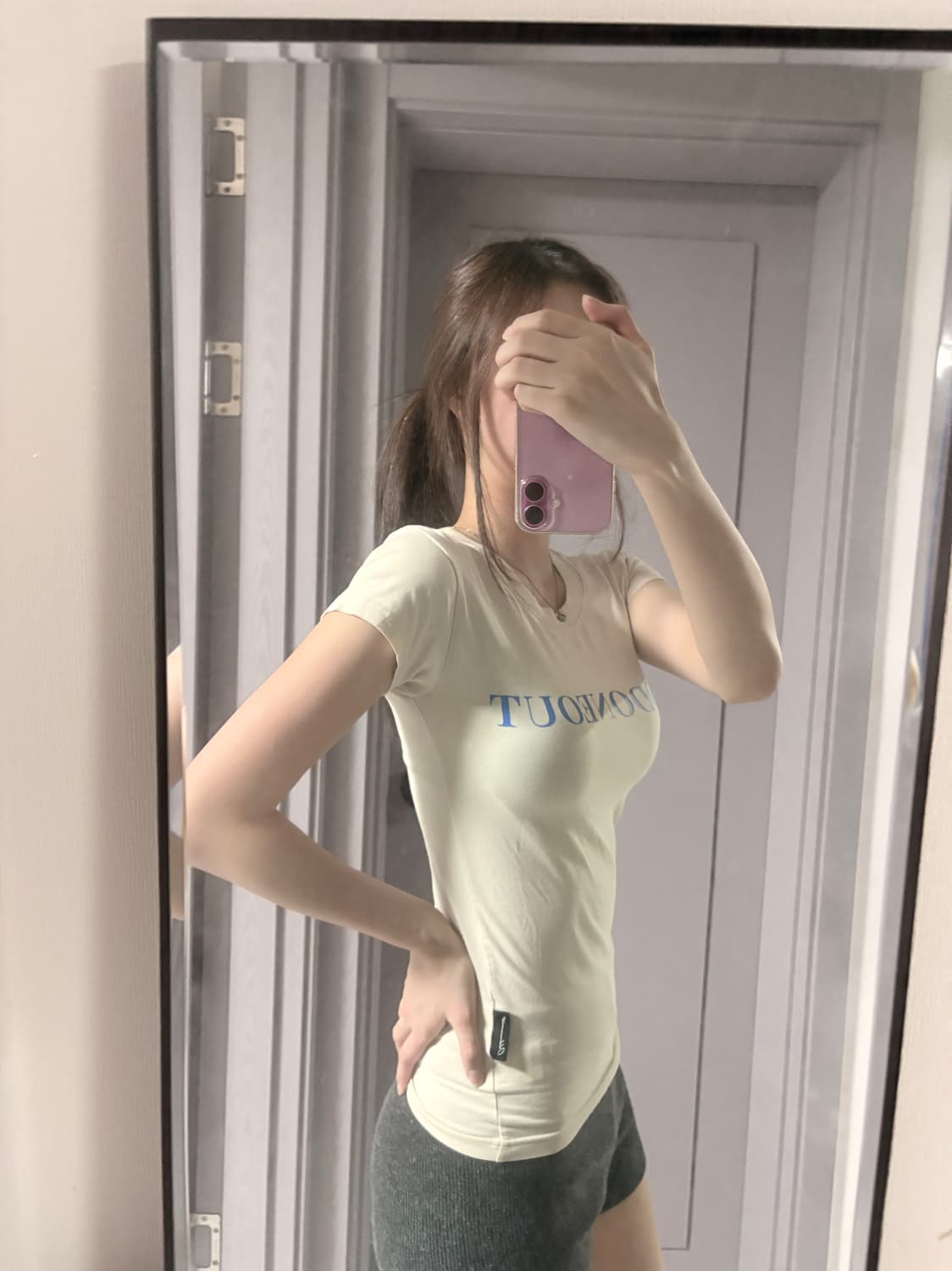 Oddoneout 아이보리 반팔티셔츠 상품이미지2