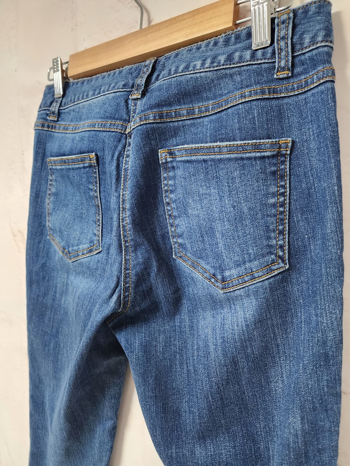 산드로 데님 부츠컷 청바지
컷팅 디테일이 살아있는 디자인입니다. 
스판으 상품이미지6