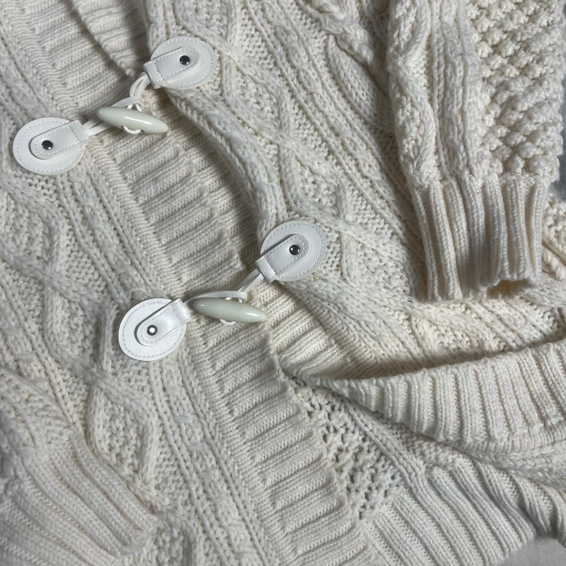 [Courreges] 꾸레쥬 더플버튼 케이블 니트 가디건 상품이미지3