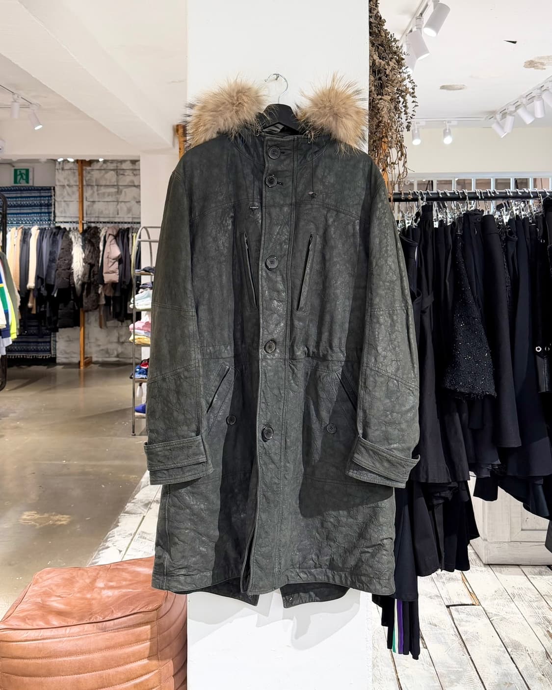 드로메 카키 레더 퍼 버튼 후드 코트 상품이미지1