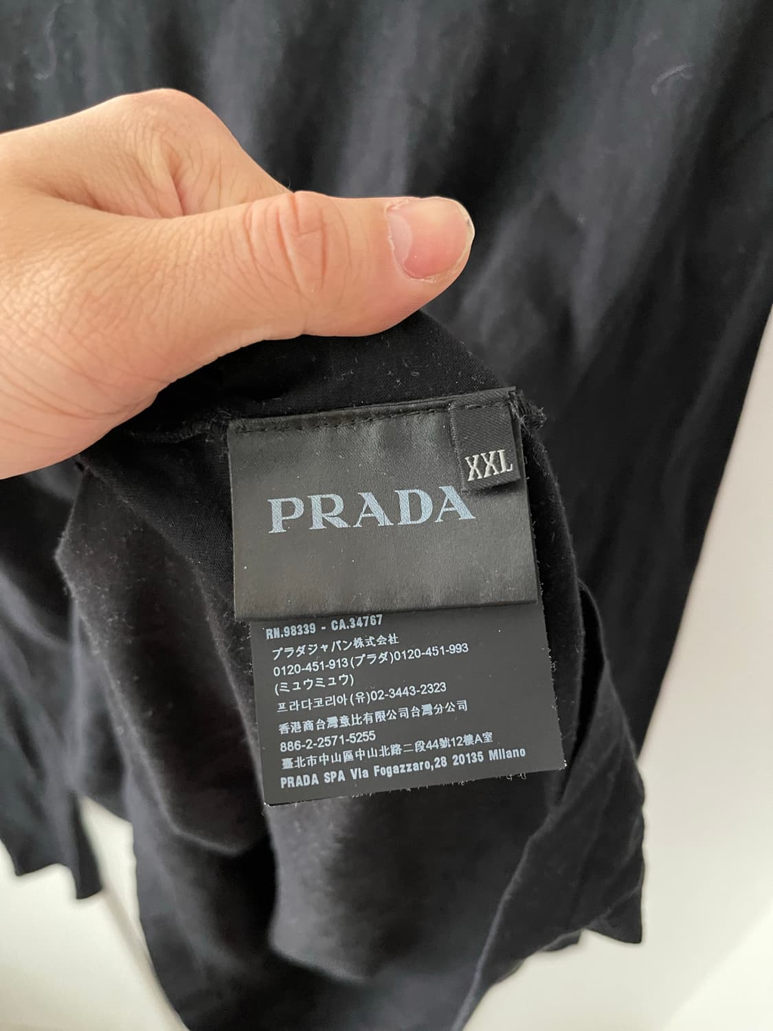 프라다 롱슬리브 블랙 xxl 상품이미지3
