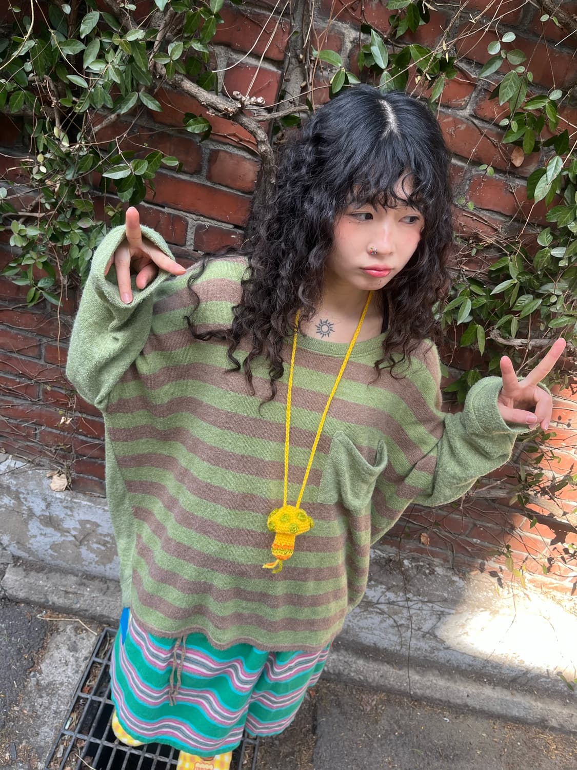 완두콩 그린 스트라이프 니트 상품이미지1