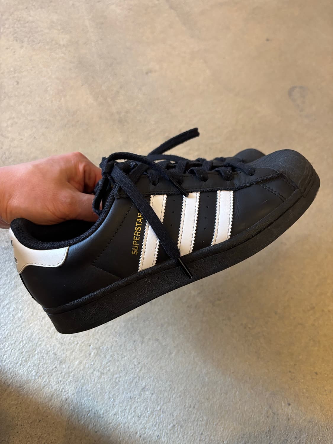 아디다스 슈퍼스타 블랙 흰색 삼선 스니커즈 상품이미지4