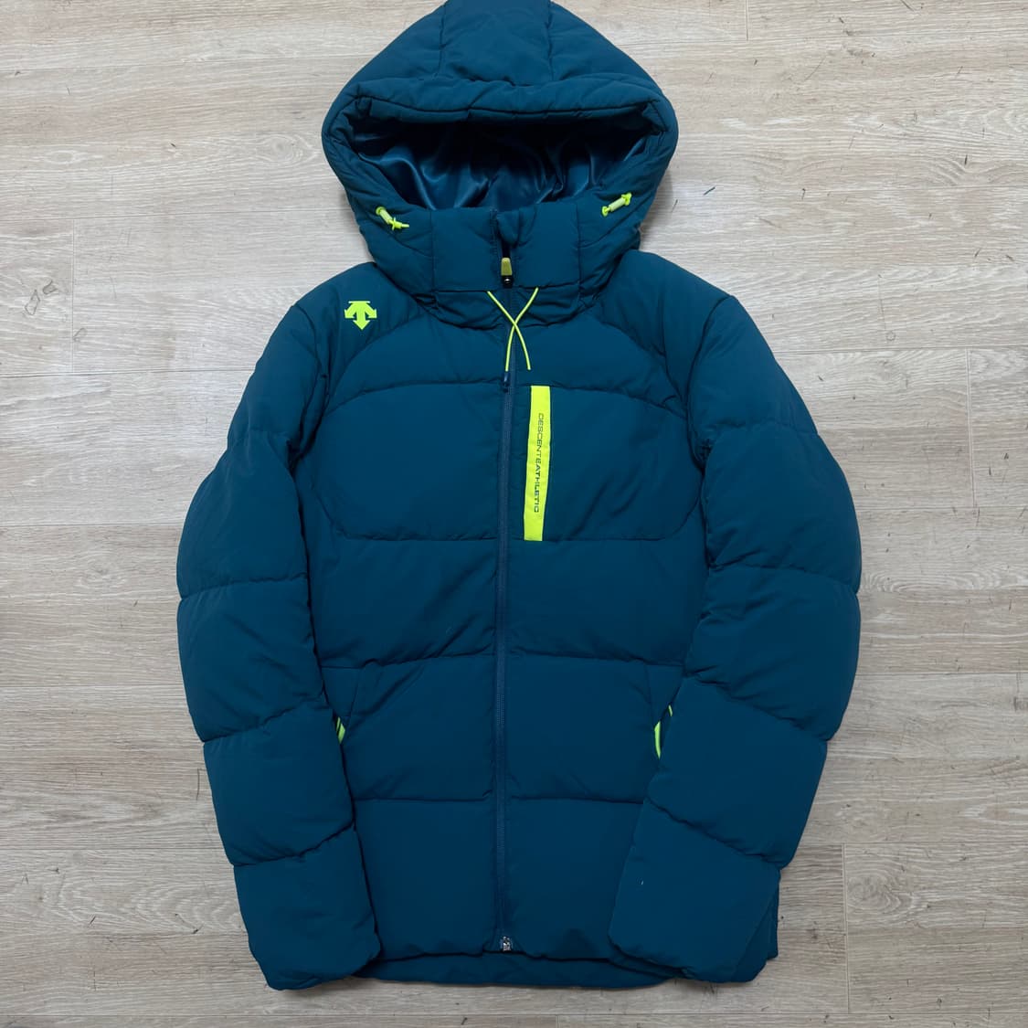 데상트 히트나비 패딩 상품이미지1