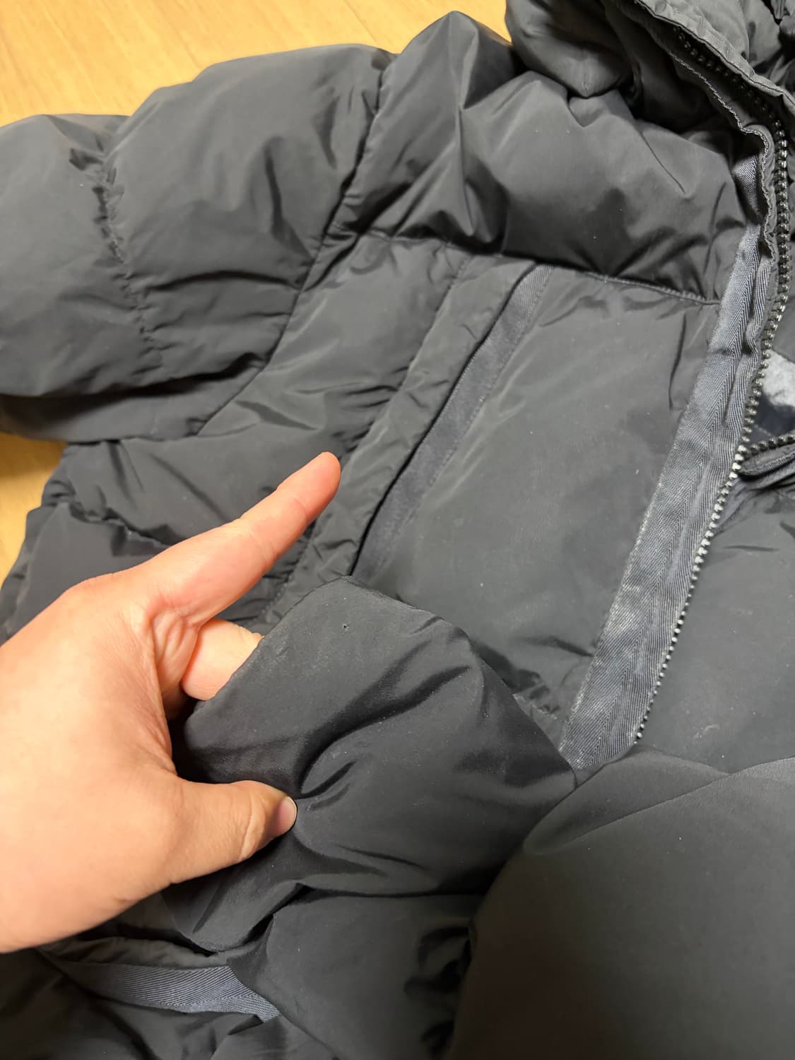 Cp컴퍼니 나일론 고글 패딩 100 상품이미지10