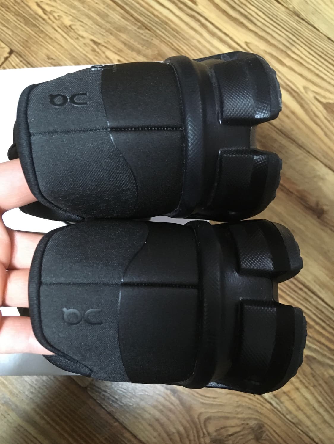 온러닝 파프 클라우드몬스터 하이퍼 블랙 판매합니다 상품이미지6