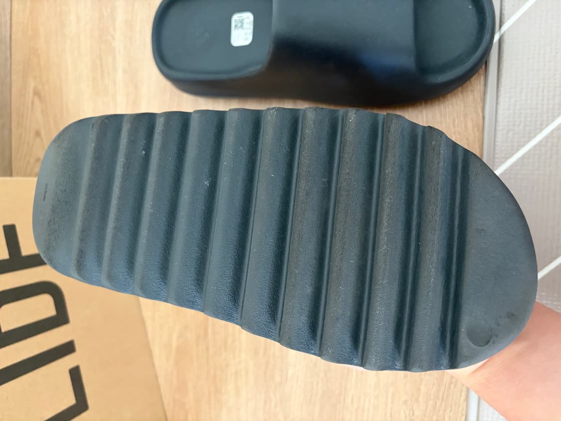 아디다스 이지 슬라이드 오닉스 상품이미지4