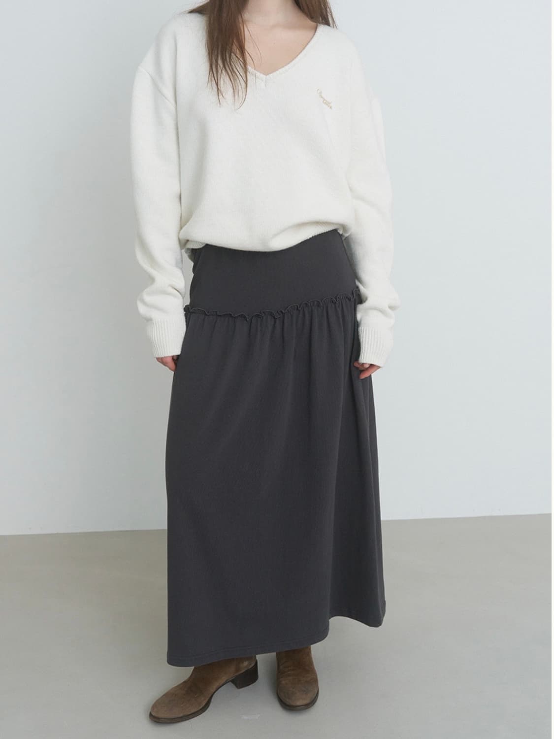 (1회착용) 러브바이무드 테라스 셔링 스커트 _ 차콜 상품이미지3