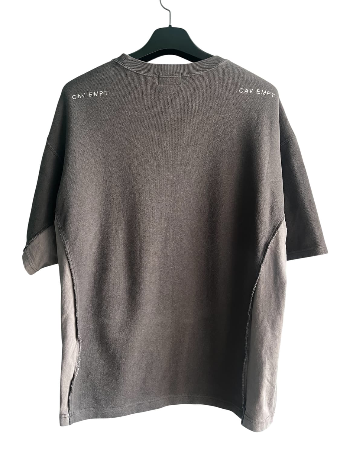 [L] 카브엠트 사이드 심 DBL 니트 반팔 티셔츠 차콜 그레이 상품이미지3