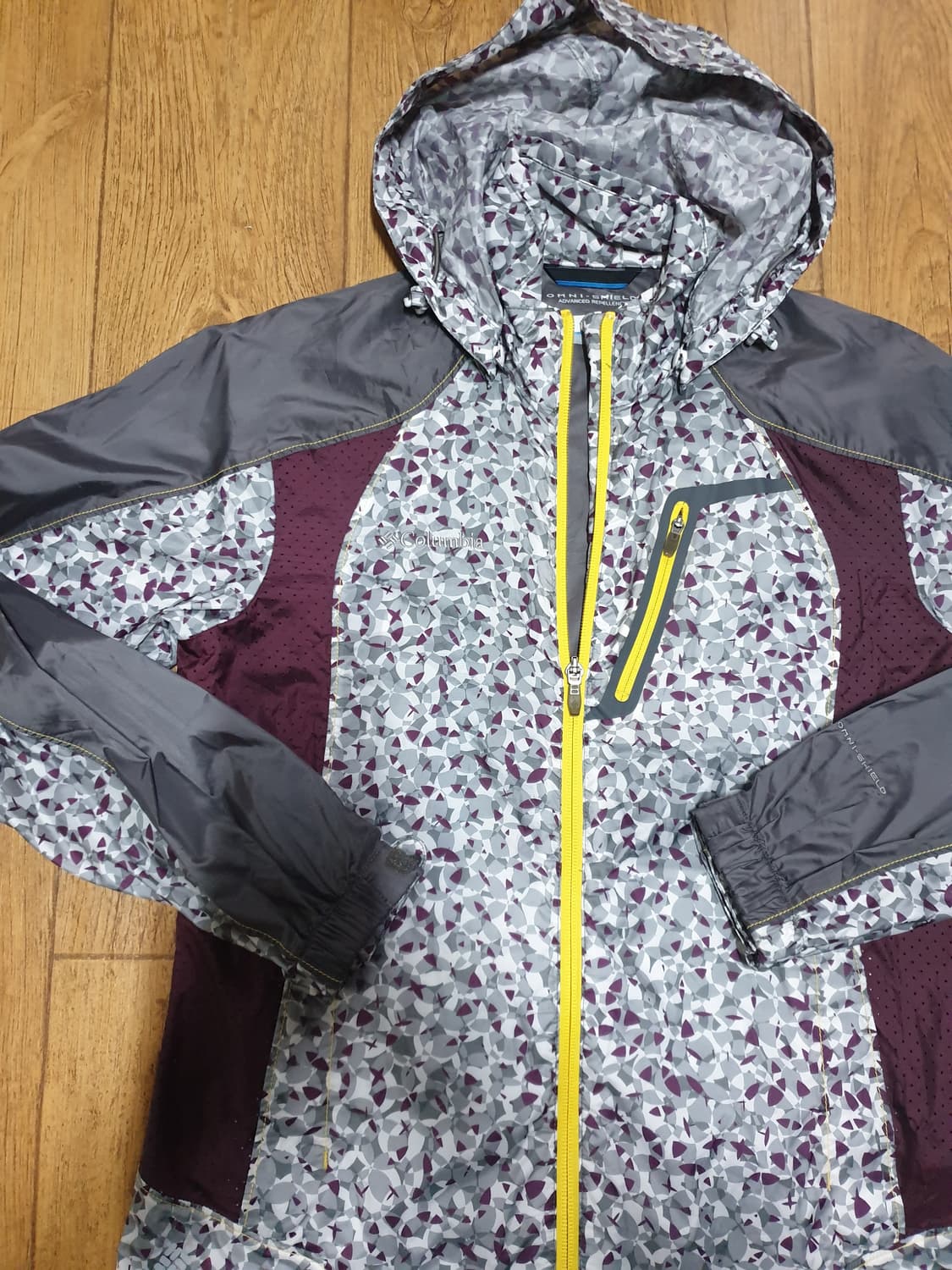 1019 컬럼비아 옴니쉴드 바람막이 90~95 사이즈입니다 상품이미지4