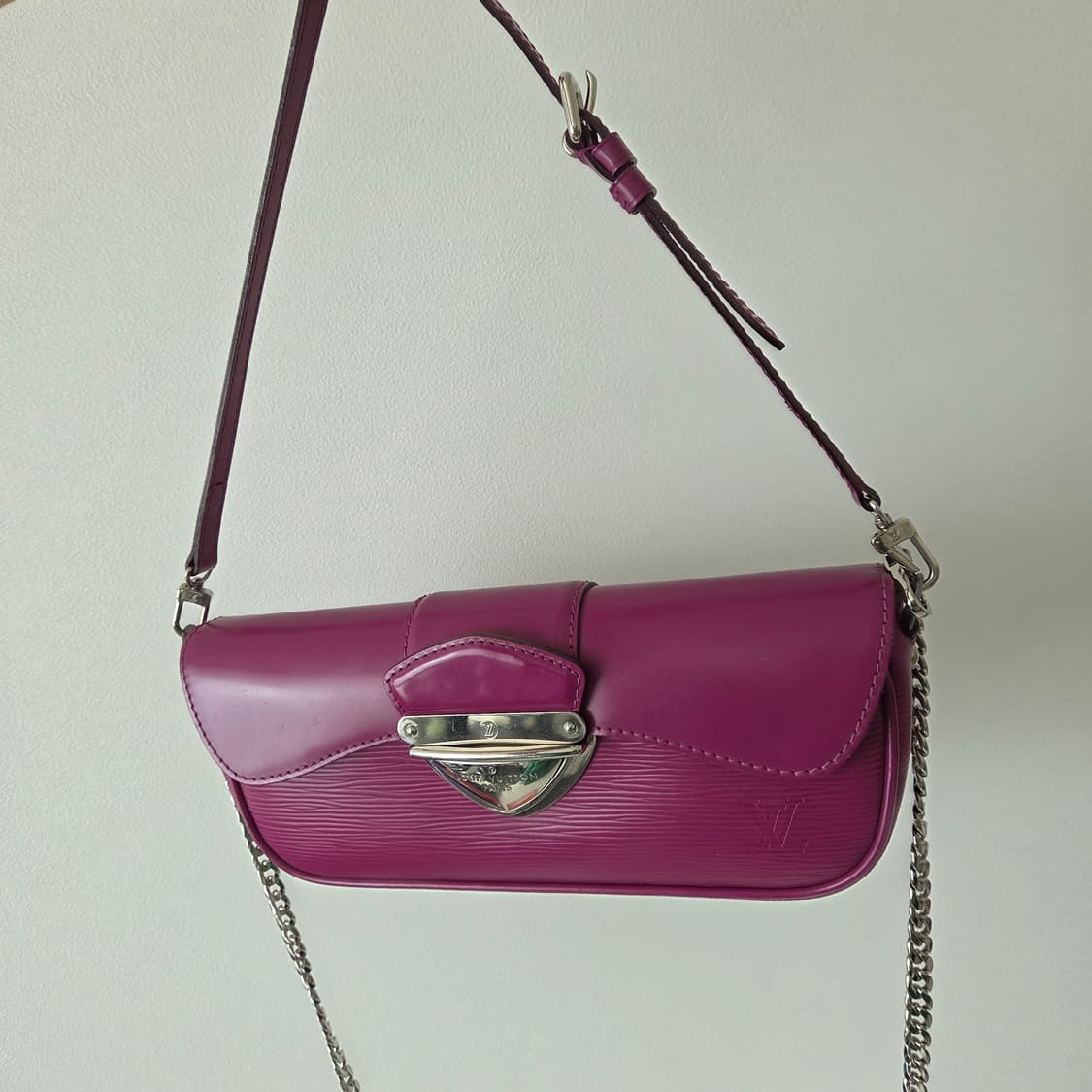 LOUISVITTON 루이비통 정품 에삐 바게트 몽테뉴 포쉐트 미니숄더 상품이미지8