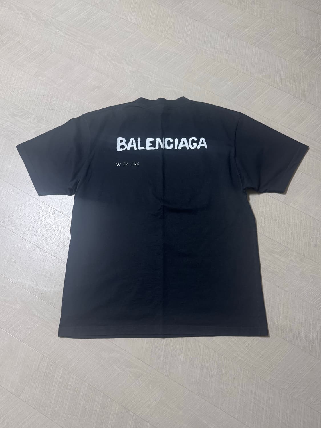 발렌시아가 핸드 드로운 라지핏 반팔 T 블랙 M 상품이미지4