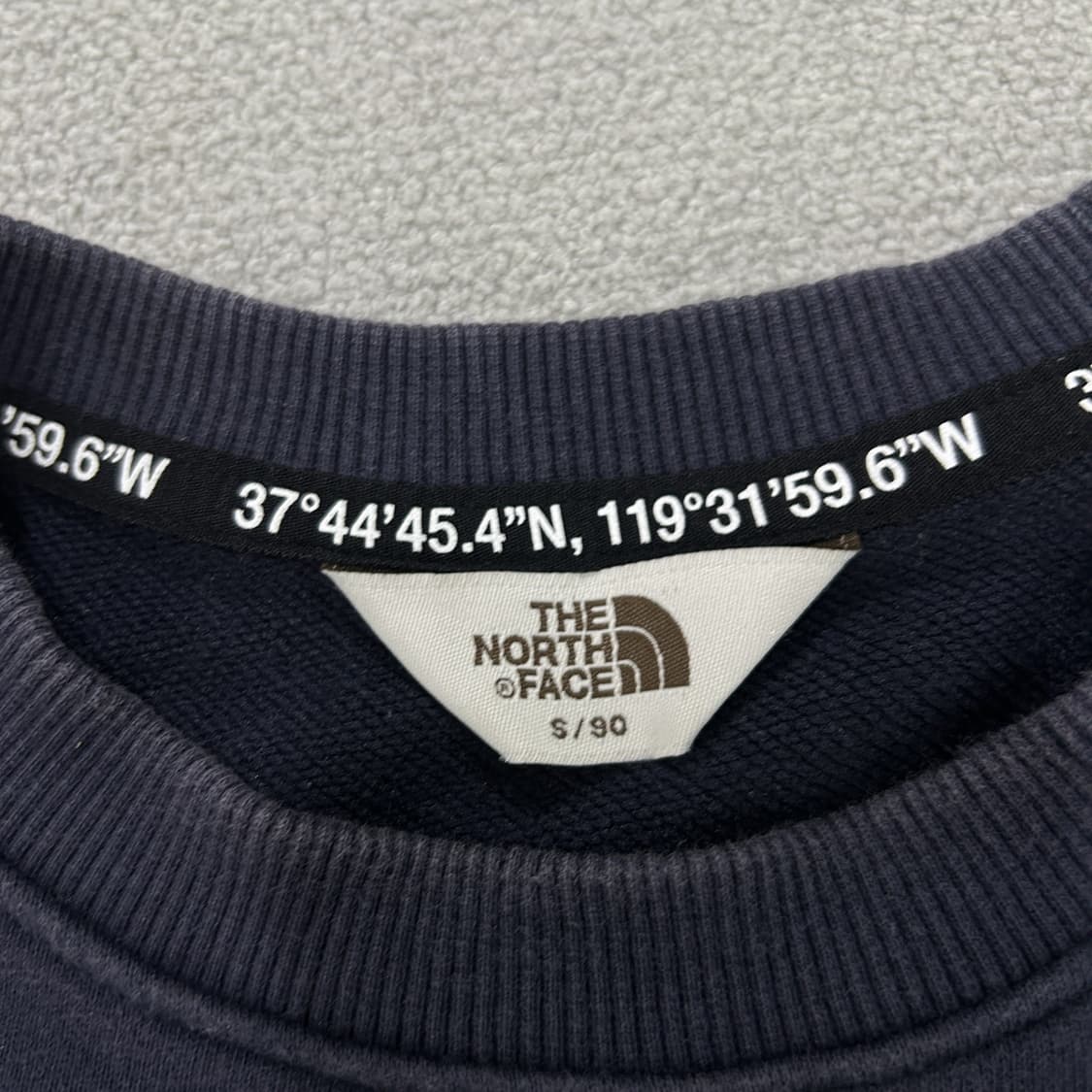 노스페이스 검정색 맨투맨 티셔츠 패치 s 상품이미지2