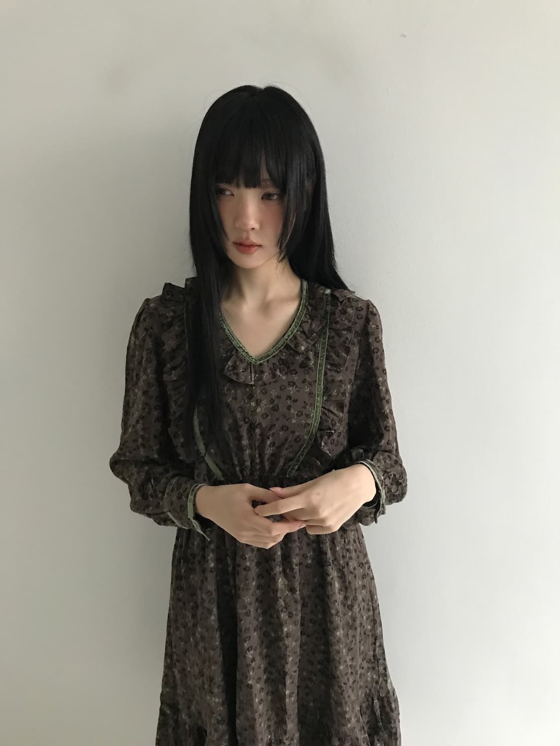 Baroque Ruffle V Neck Dress 상품이미지2