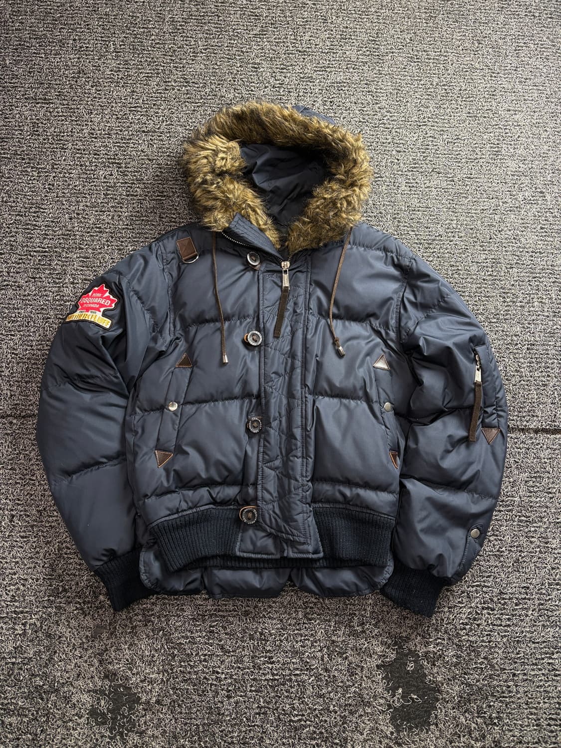 디스퀘어드2 마더 플러프 라쿤 다운 점퍼 3081 상품이미지2