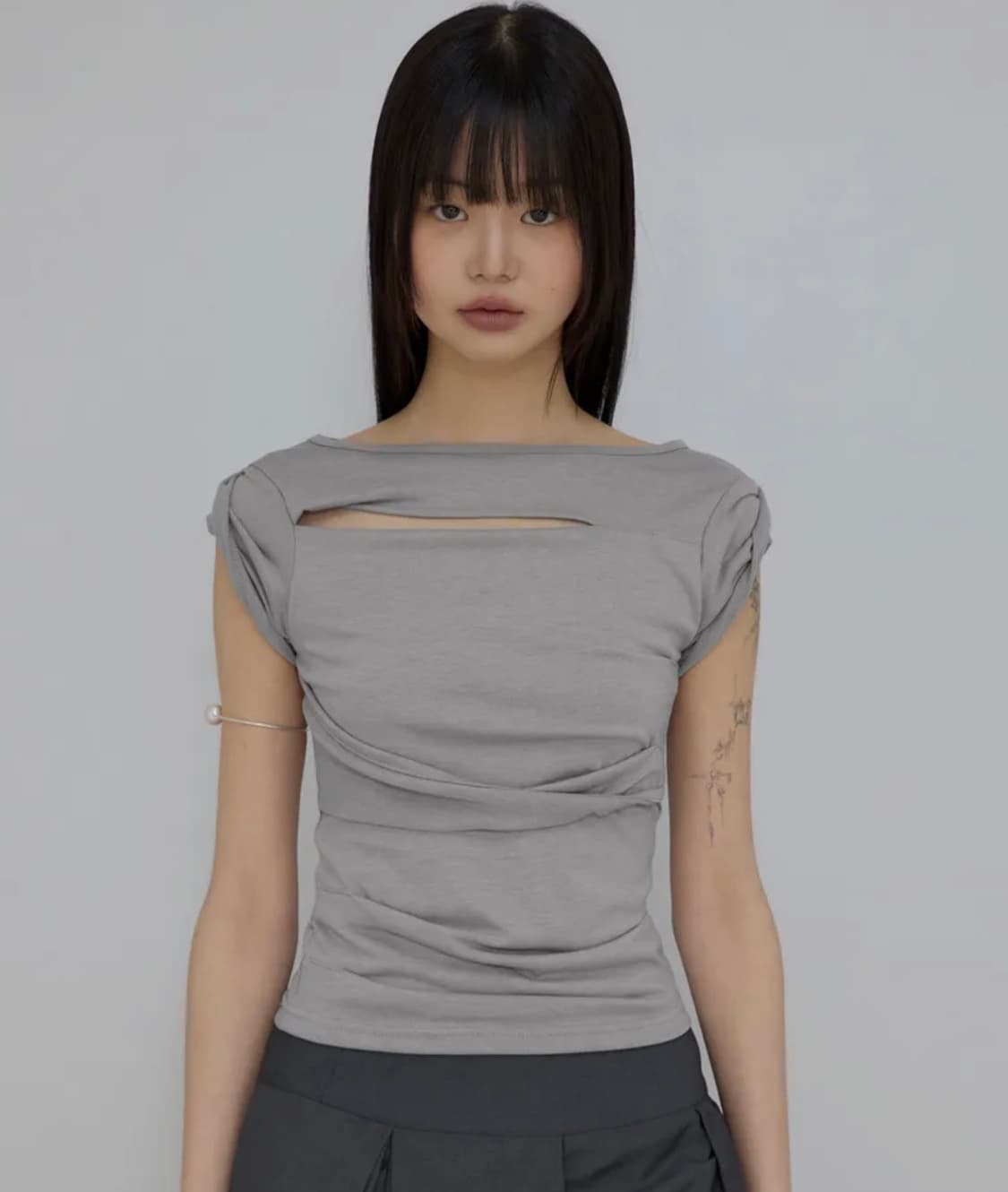 플레어업 / Asymmetrical Draped Roll-Up T-Shi 상품이미지1