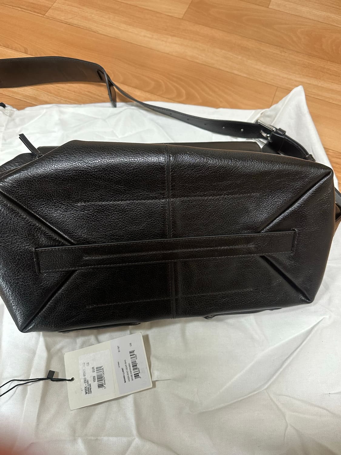 르메르 글로시 베지터블 레더 위켄드 기어백 에스프레소 상품이미지4