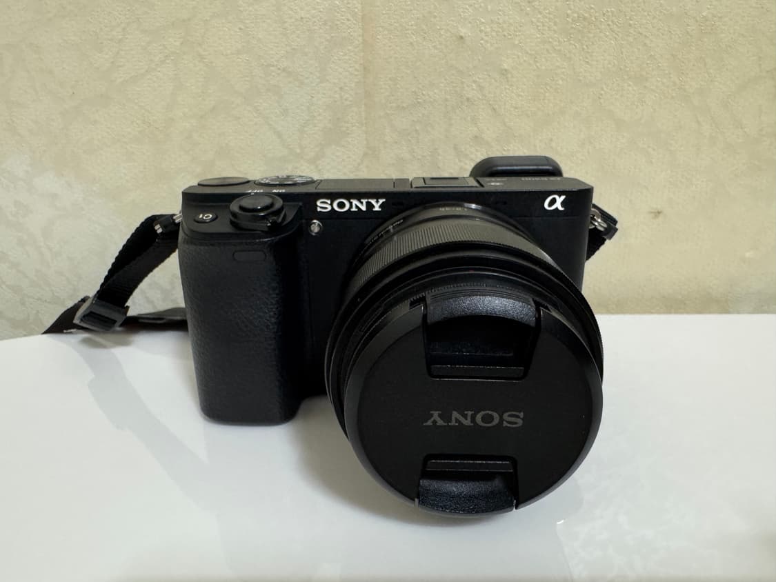 [민트급] 소니 a6300바디 / SEL35F18렌즈 상품이미지1