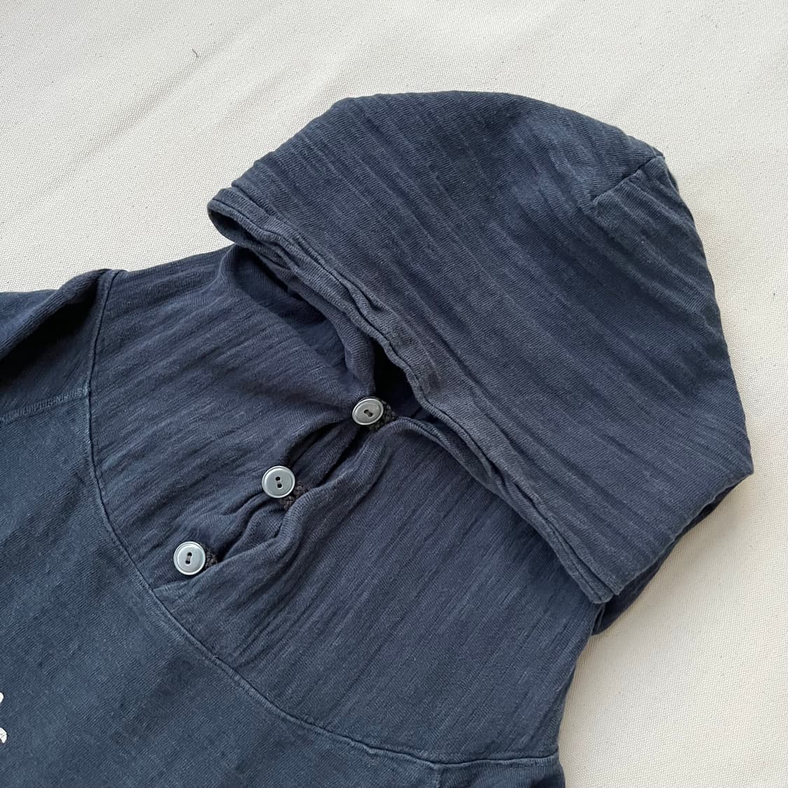 캐피탈 서프 버튼 후드티 상품이미지2