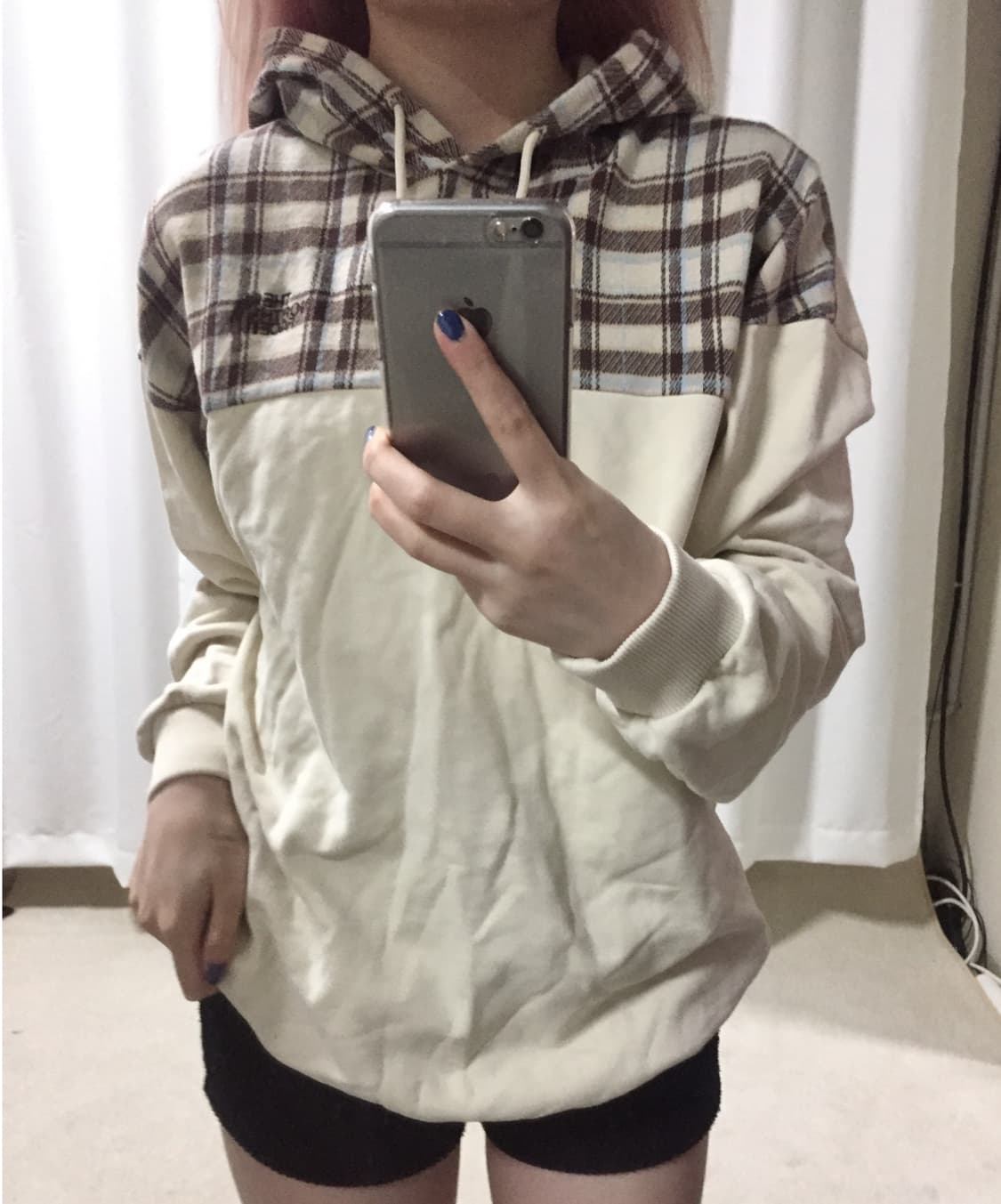 노스페이스 체크 아이보리 후드 티 상품이미지1