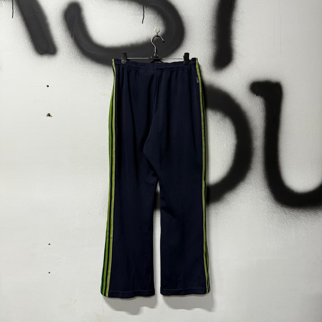 아디다스 올드스쿨 사이드 디테일 와이드 트랙 팬츠 상품이미지2