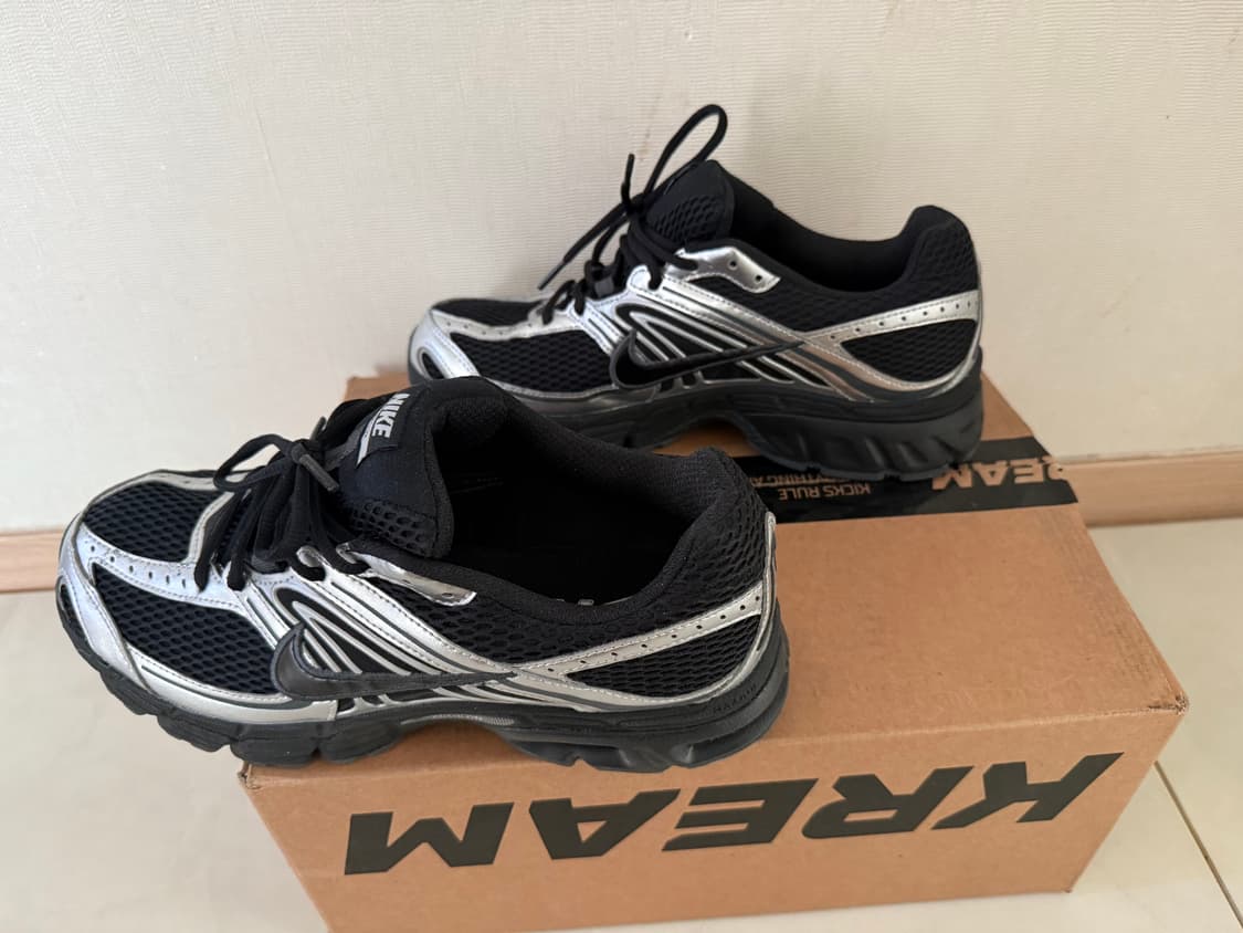 나이키 에어맥스 모토 2K 블랙 메탈릭 실버 285 상품이미지3