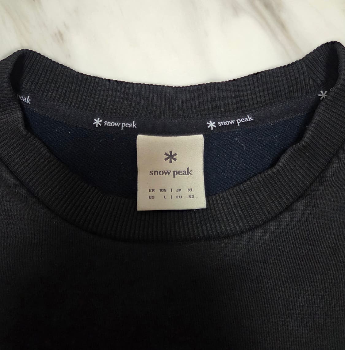 스노우피크 랜드 포켓 블랙 맨투맨 상품이미지4