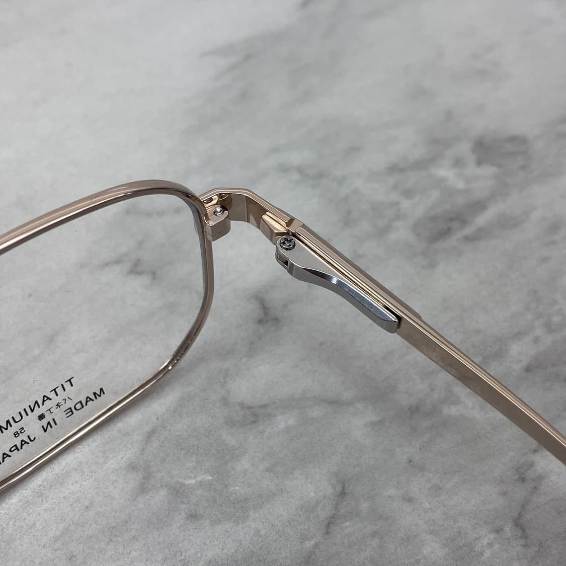 C84 세이코 SEIKO 빈티지 골드 스퀘어 B-Titan 메탈테 안경 상품이미지3