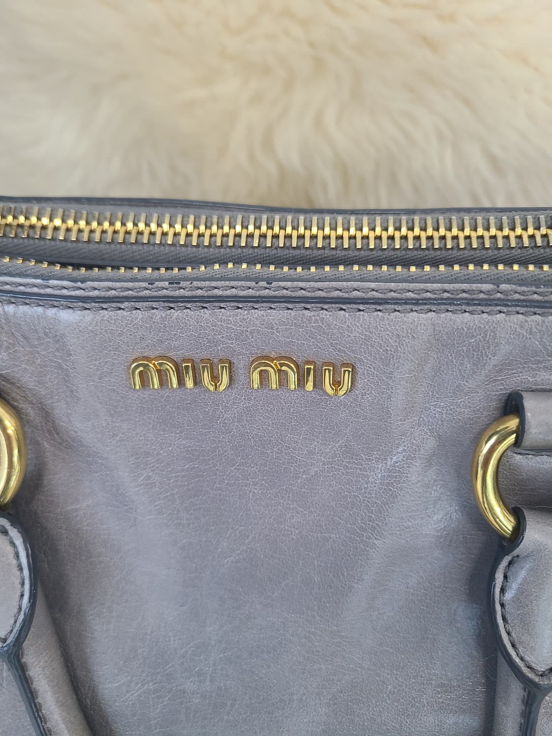 미우미우 비텔로 샤인 토트백 & 숄더백 상품이미지2