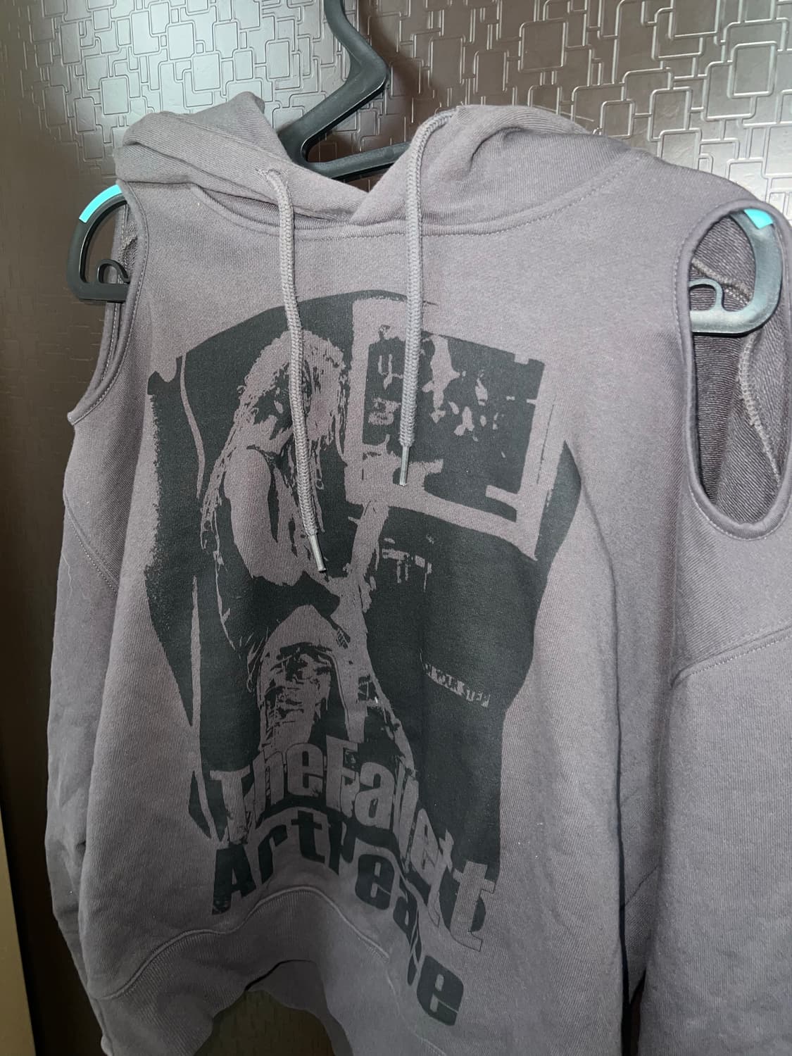 팔렛 컷아웃 숄더 그런지 후드차콜 M (어깨트임) 상품이미지2