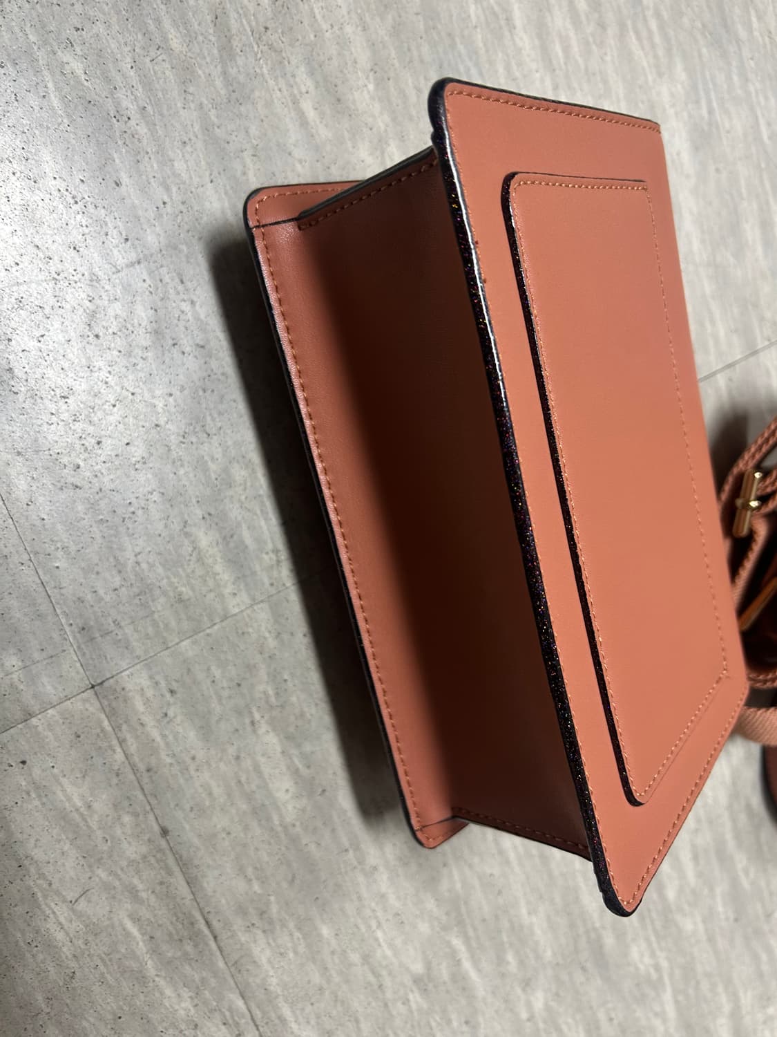 찰스앤키스 미니 크로스백 클레이 S 새상품급 가방 상품이미지4