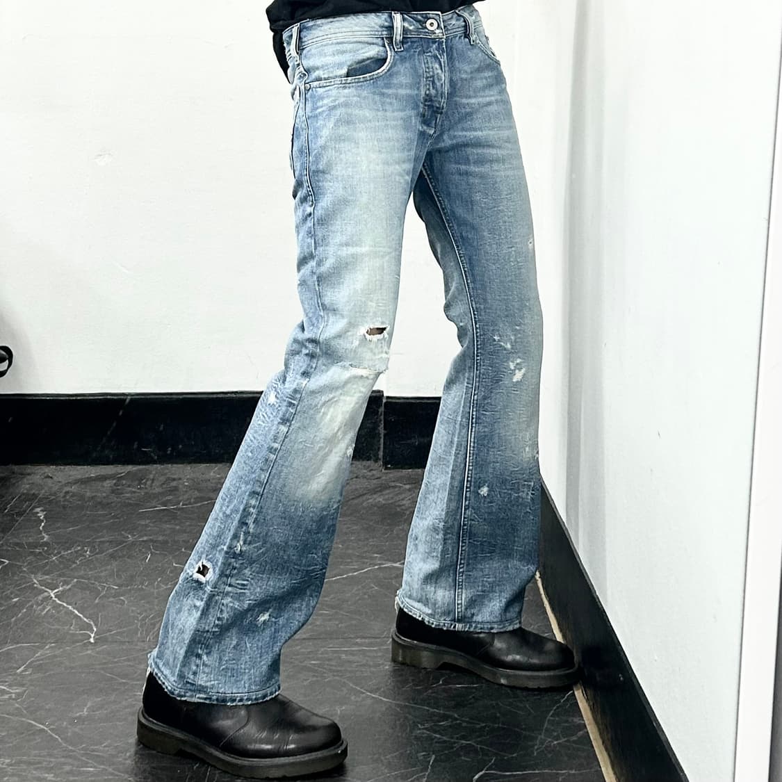 디젤 ZATHAN 부츠컷 데님 팬츠 상품이미지3