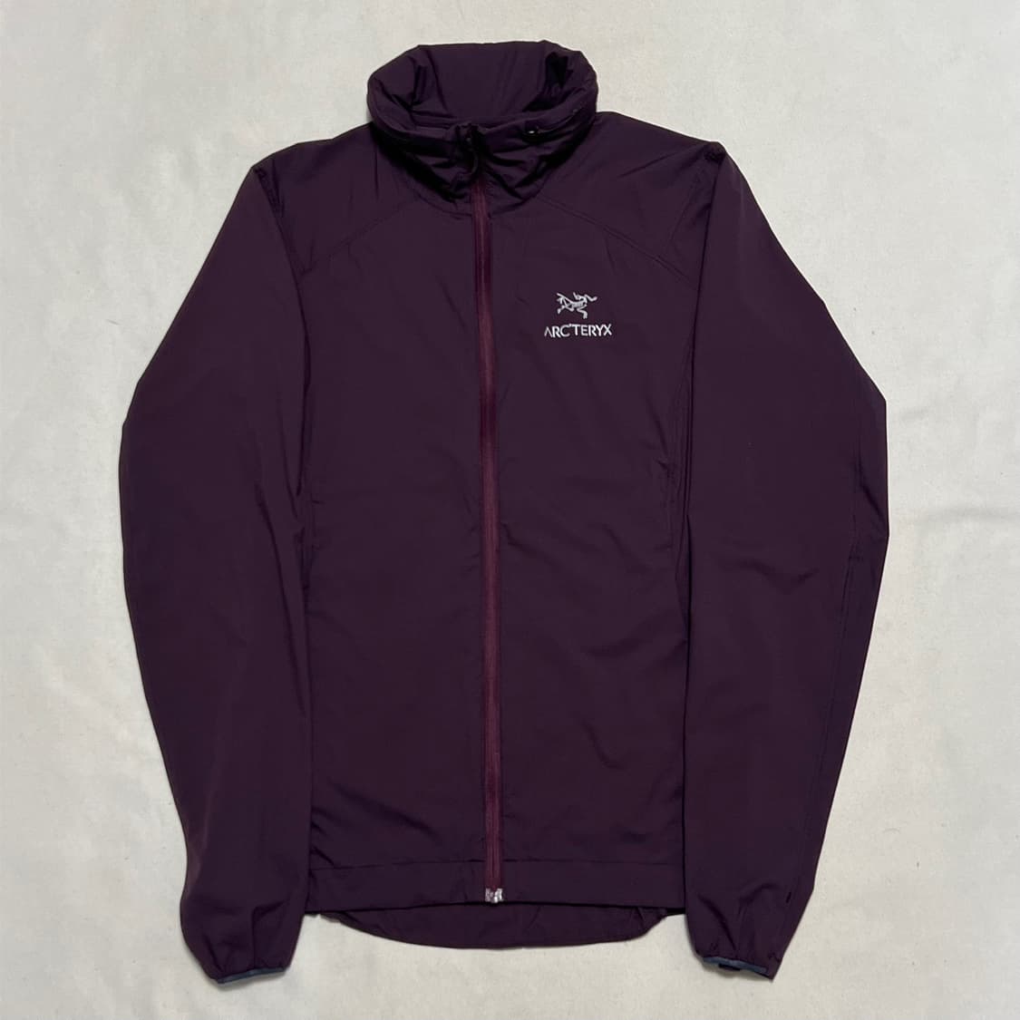 아크테릭스 후드내장 바람막이 상품이미지2