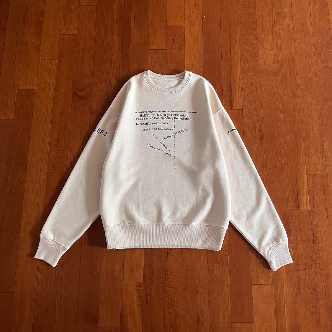 BLESS N.73 MULTICOLLECTION lll 스웻셔츠 네추럴 상품이미지1