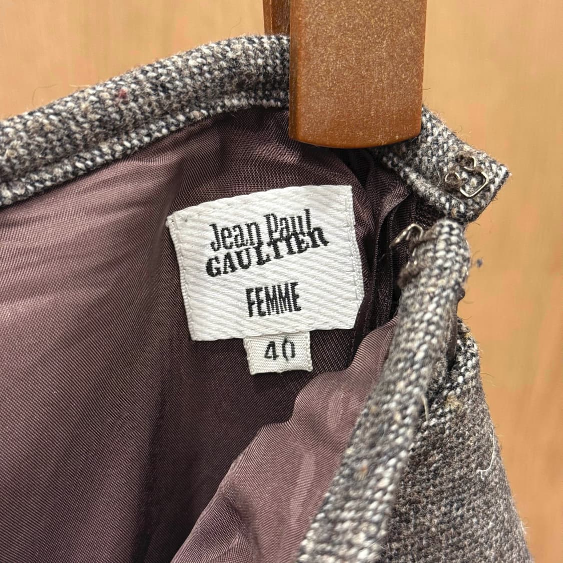 장폴고티에 팜므 울 블렌드 벨트 디테일 플리츠 미디 스커트 그레이 상품이미지7