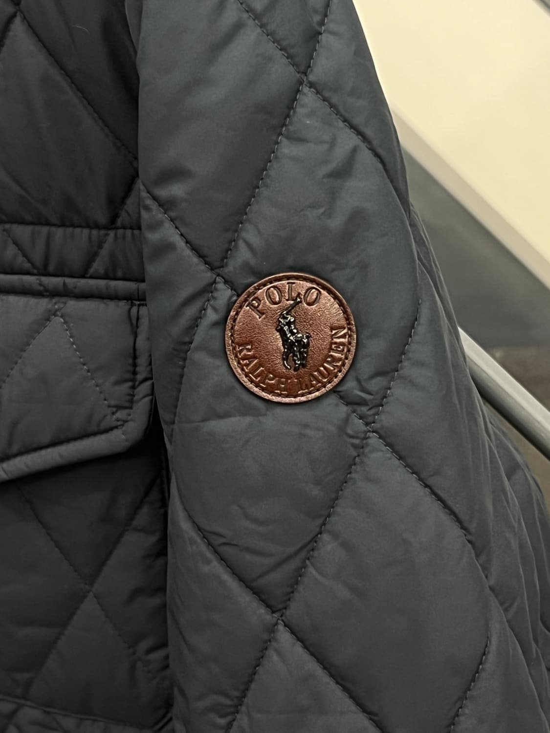 폴로 랄프로렌 23FW 네이비 퀼팅 자켓 상품이미지5