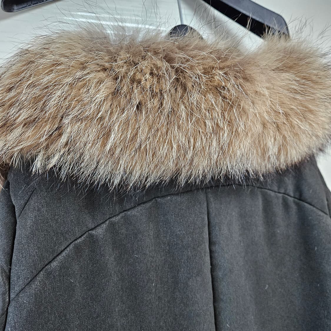 한섬 시스템 오리털패딩 66 너구리털 상품이미지8