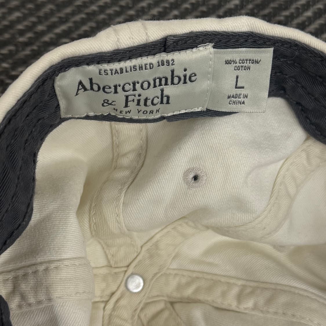 아베크롬비 앤 피치 Y2K 화이트 볼캡 상품이미지3