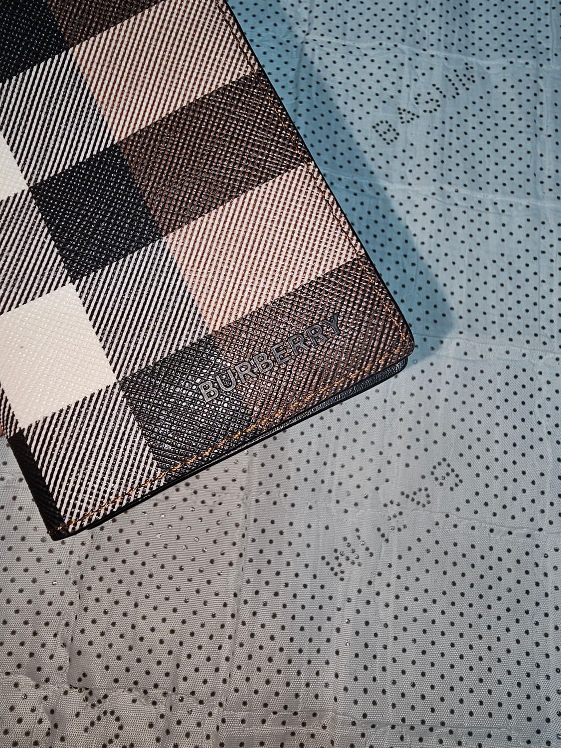 버버리 신형체크 카드지갑 상품이미지8