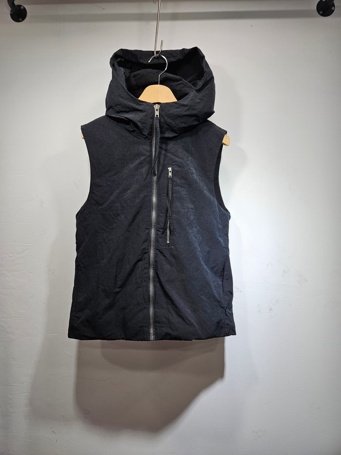 블랙 후드 오리털 조끼 M 상품이미지7